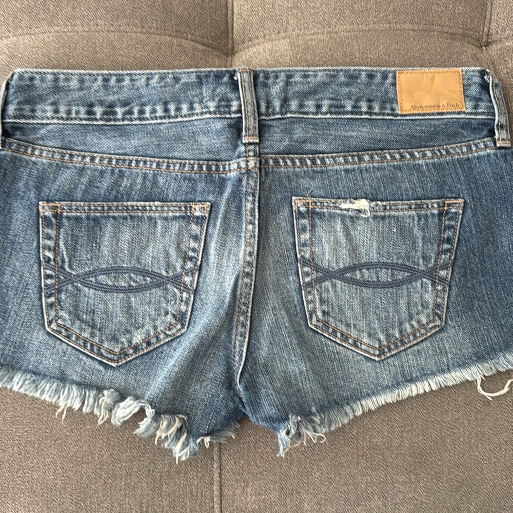 Abercrombie & Fitch Low Rise women’s short - Picture 5 of 5